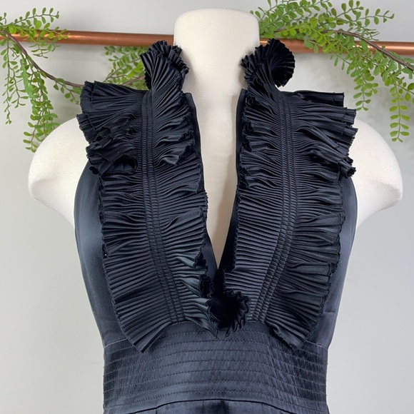 BCBG Max Azria ruffle front halter dress - Picture 4 of 13